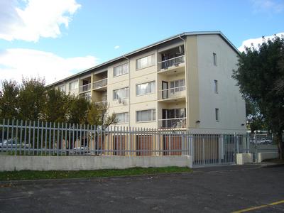 Apartment / Flat For Sale in Oostersee, Parow