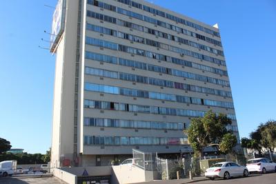 Apartment / Flat For Sale in Parow, Parow